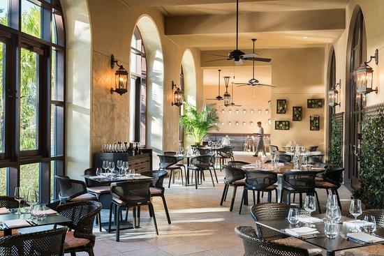 Ravello Restaurant & Lounge