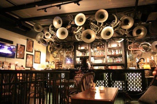 Deco Bar & Bistro