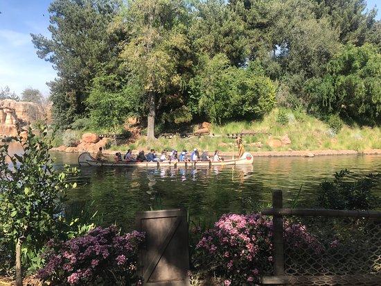 Davy Crockett's Explorer Canoes