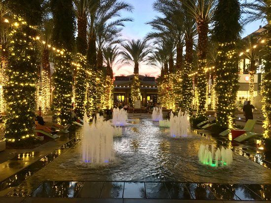 Kierland Commons