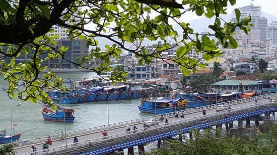Xom Bong Bridge