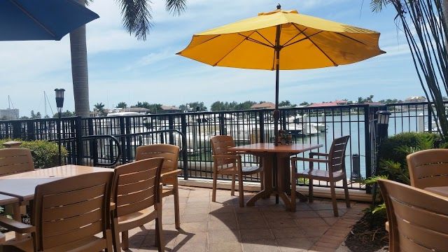 Mango's Dockside Bistro
